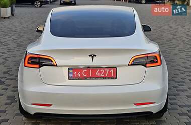 Седан Tesla Model 3 2023 в 