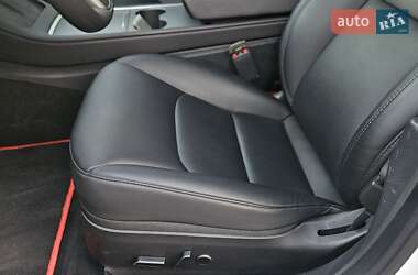 Седан Tesla Model 3 2023 в 