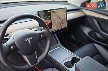 Седан Tesla Model 3 2023 в 