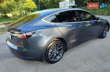 Седан Tesla Model 3 2020 в 