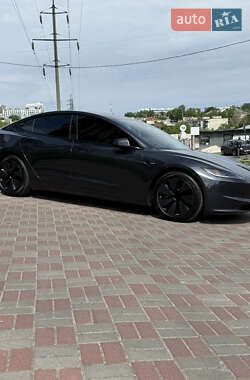 Седан Tesla Model 3 2024 в Львове