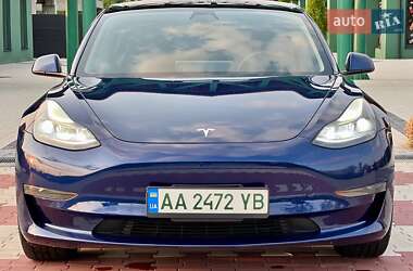Седан Tesla Model 3 2021 в 