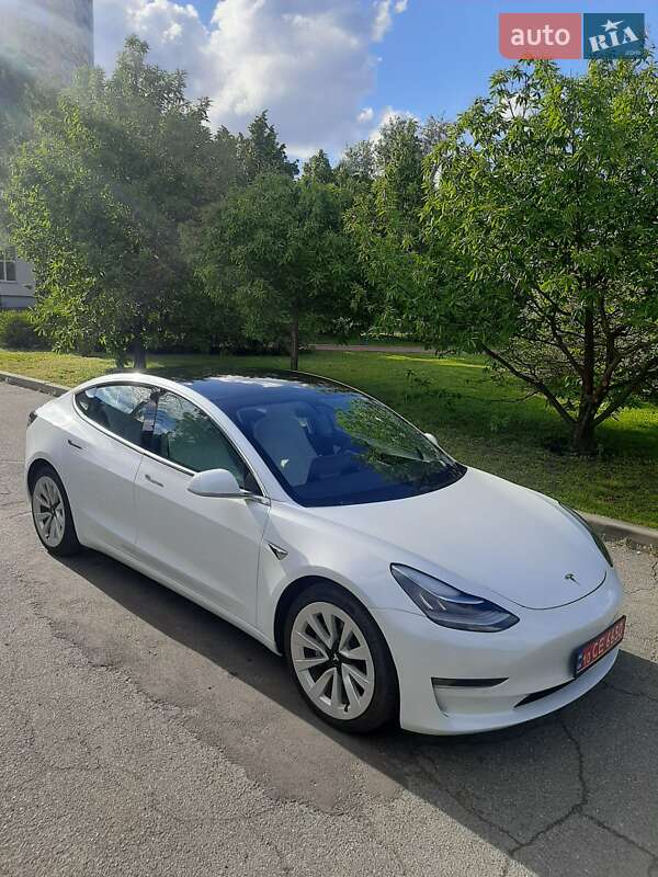 Седан Tesla Model 3 2018 в Киеве