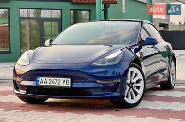 Седан Tesla Model 3 2021 в 