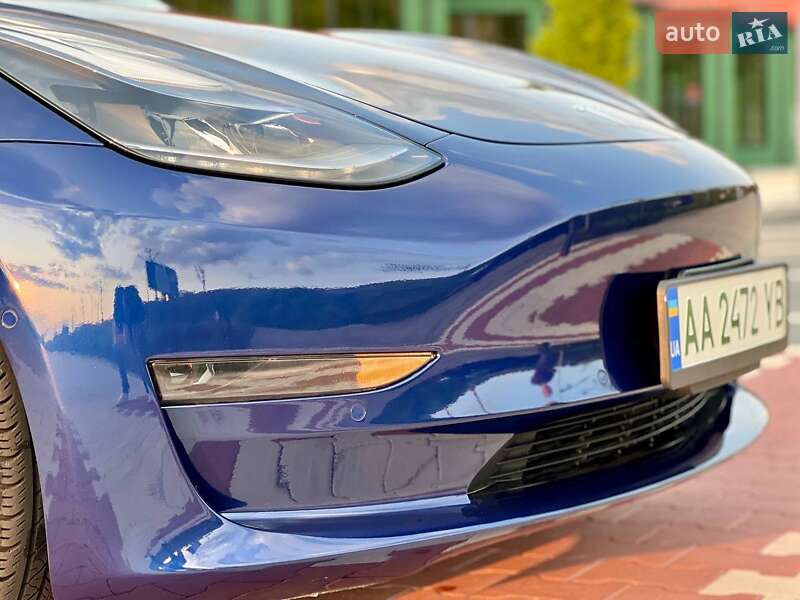 Седан Tesla Model 3 2021 в Києві