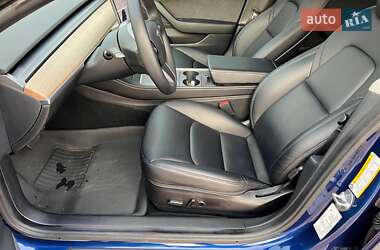 Седан Tesla Model 3 2021 в 