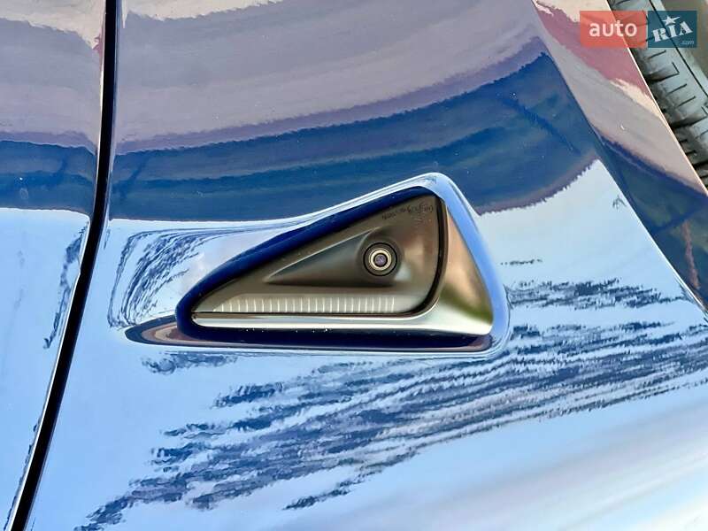 Седан Tesla Model 3 2021 в Києві