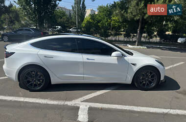 Седан Tesla Model 3 2019 в 