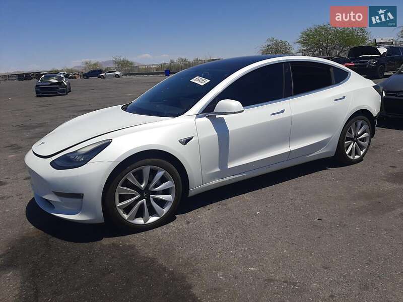 Седан Tesla Model 3 2019 в 
