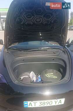 Седан Tesla Model 3 2022 в 