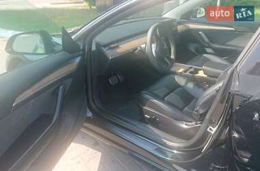 Седан Tesla Model 3 2022 в 