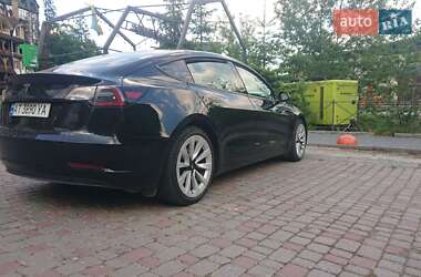 Седан Tesla Model 3 2022 в 