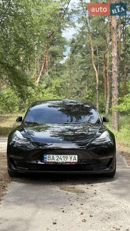 Седан Tesla Model 3 2020 в Києві фото 2 Седан Tesla Model 3 2020 в Києві