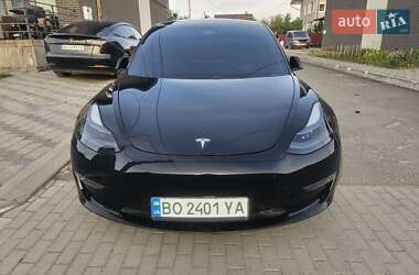 Седан Tesla Model 3 2021 в 