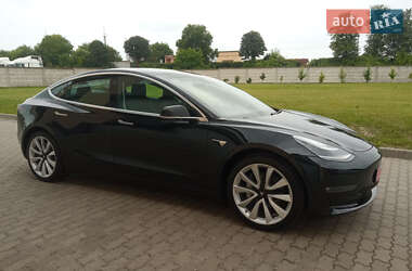 Седан Tesla Model 3 2019 в 