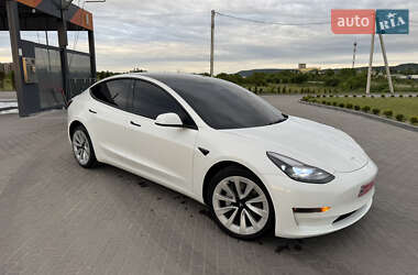 Седан Tesla Model 3 2022 в Золочеві