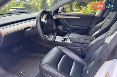 Седан Tesla Model 3 2022 в 