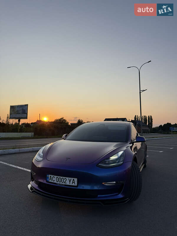 Седан Tesla Model 3 2018 в Луцьку