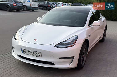 Седан Tesla Model 3 2020 в 