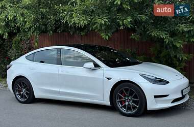 Седан Tesla Model 3 2020 в 