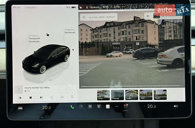 Седан Tesla Model 3 2022 в 