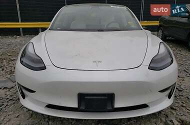 Седан Tesla Model 3 2021 в 