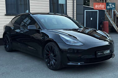 Седан Tesla Model 3 2021 в 