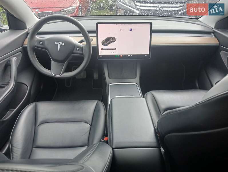 Седан Tesla Model 3 2021 в Шепетівці