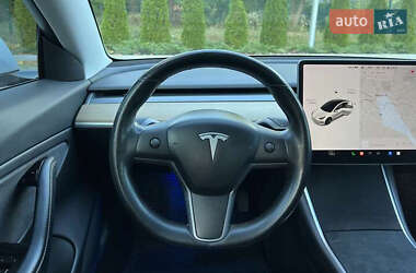 Седан Tesla Model 3 2018 в 
