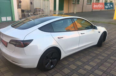 Седан Tesla Model 3 2023 в 