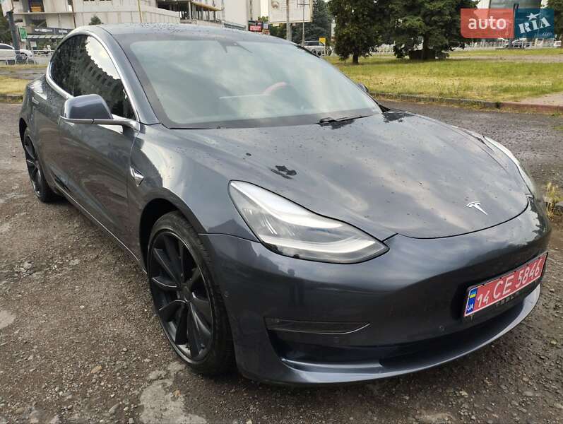 Седан Tesla Model 3 2019 в Ужгороді