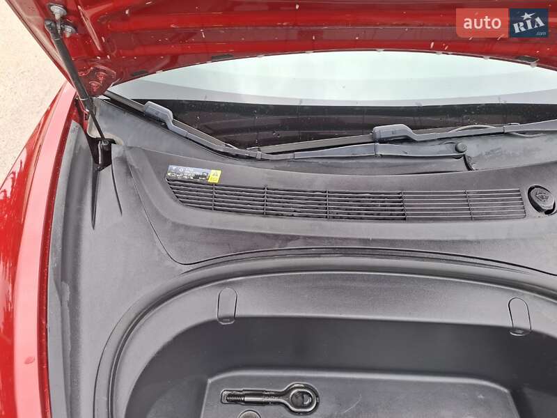 Седан Tesla Model 3 2018 в Харькове