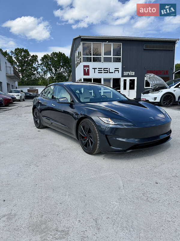 Седан Tesla Model 3 2024 в Виннице