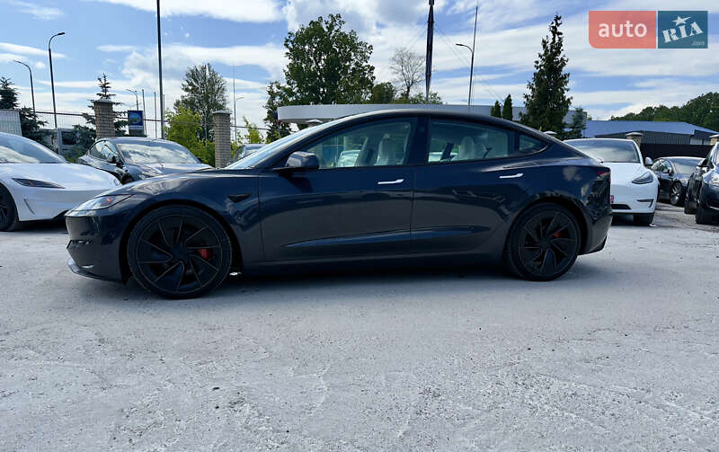 Седан Tesla Model 3 2024 в Виннице