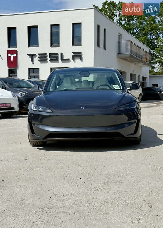 Седан Tesla Model 3 2024 в Виннице