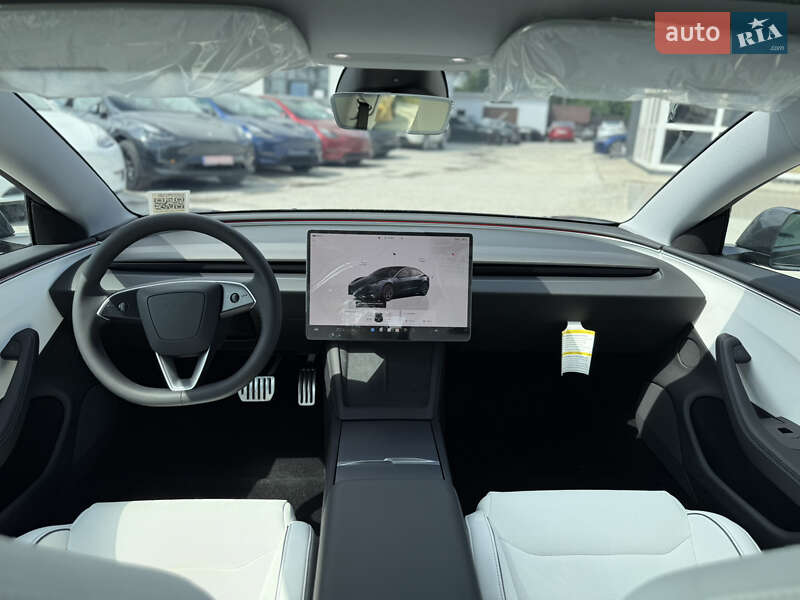 Седан Tesla Model 3 2024 в Виннице