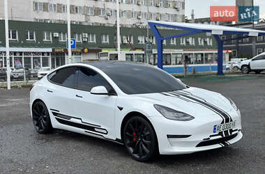 Седан Tesla Model 3 2019 в 