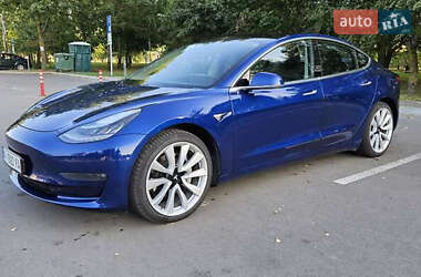 Седан Tesla Model 3 2020 в 
