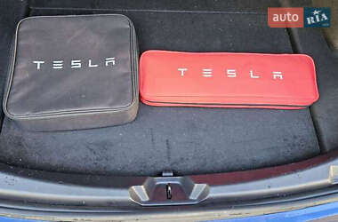 Седан Tesla Model 3 2020 в 