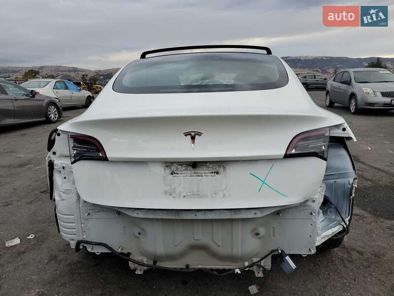 Седан Tesla Model 3 2020 в Львове