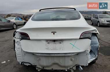 Седан Tesla Model 3 2020 в 