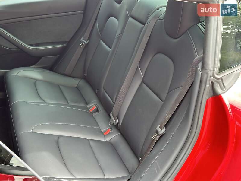 Седан Tesla Model 3 2023 в Києві