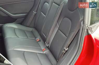 Седан Tesla Model 3 2023 в 