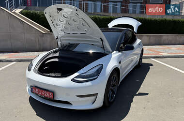 Седан Tesla Model 3 2021 в 