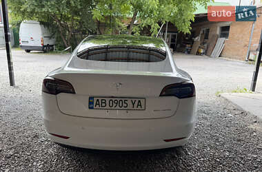 Седан Tesla Model 3 2018 в Виннице