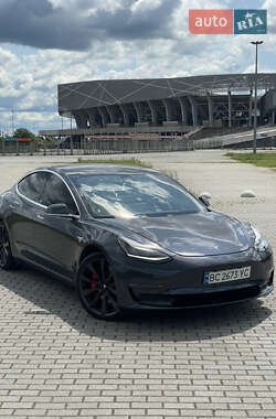 Седан Tesla Model 3 2020 в Львове