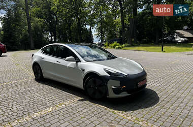 Седан Tesla Model 3 2021 в Львове