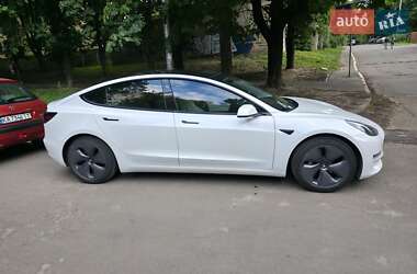 Седан Tesla Model 3 2020 в Киеве