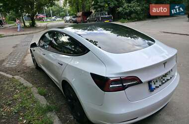Седан Tesla Model 3 2020 в 