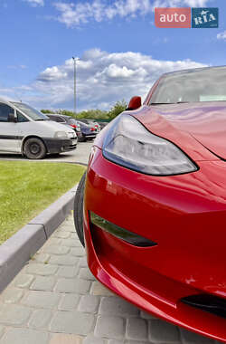 Седан Tesla Model 3 2021 в 